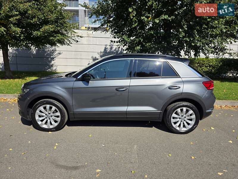 Внедорожник / Кроссовер Volkswagen T-Roc 2019 в Киеве