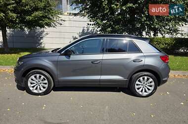 Внедорожник / Кроссовер Volkswagen T-Roc 2019 в 