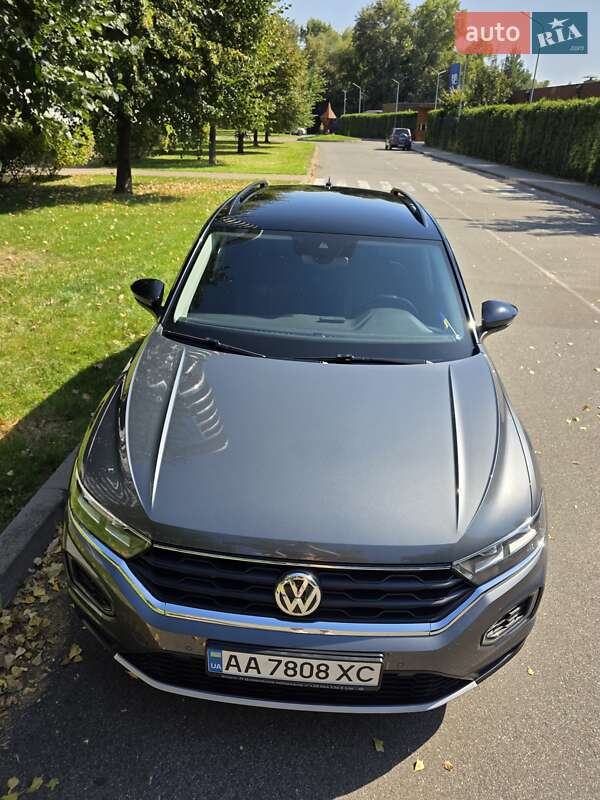 Внедорожник / Кроссовер Volkswagen T-Roc 2019 в Киеве