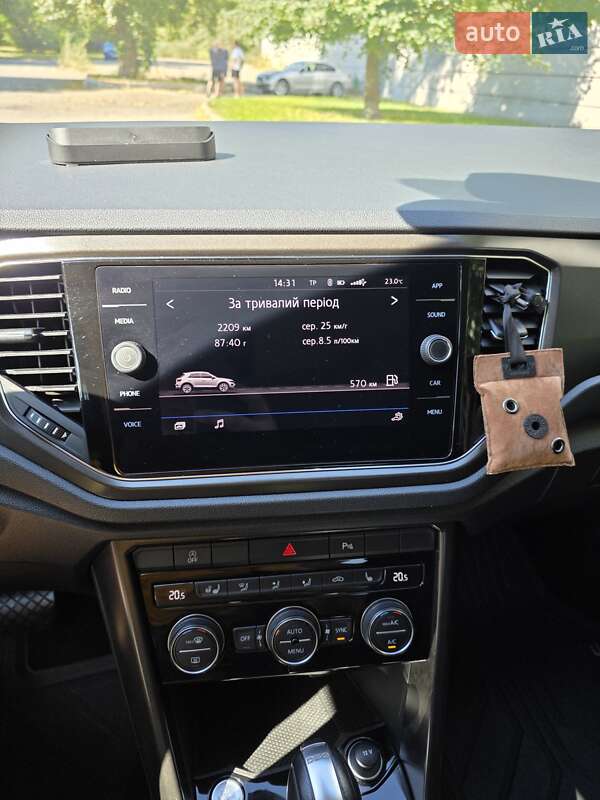 Внедорожник / Кроссовер Volkswagen T-Roc 2019 в Киеве