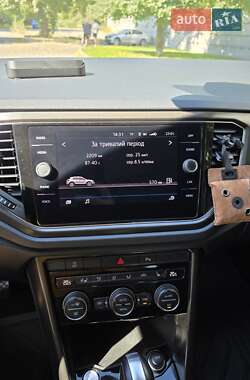 Внедорожник / Кроссовер Volkswagen T-Roc 2019 в 
