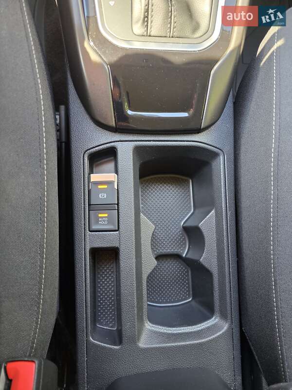 Внедорожник / Кроссовер Volkswagen T-Roc 2019 в Киеве