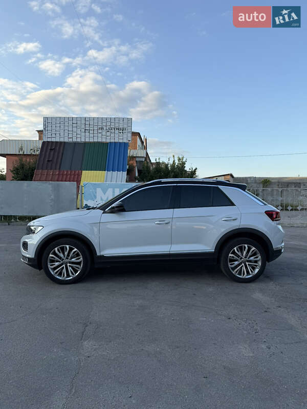 Позашляховик / Кросовер Volkswagen T-Roc 2021 в Києві
