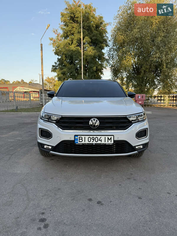 Позашляховик / Кросовер Volkswagen T-Roc 2021 в Києві