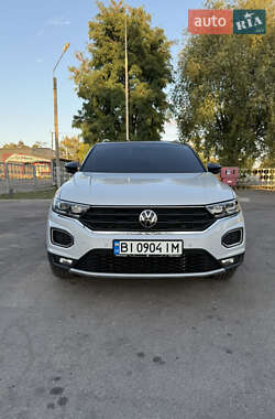 Внедорожник / Кроссовер Volkswagen T-Roc 2021 в 