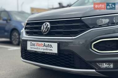 Внедорожник / Кроссовер Volkswagen T-Roc 2020 в 