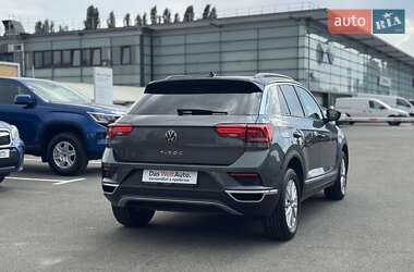Внедорожник / Кроссовер Volkswagen T-Roc 2020 в 