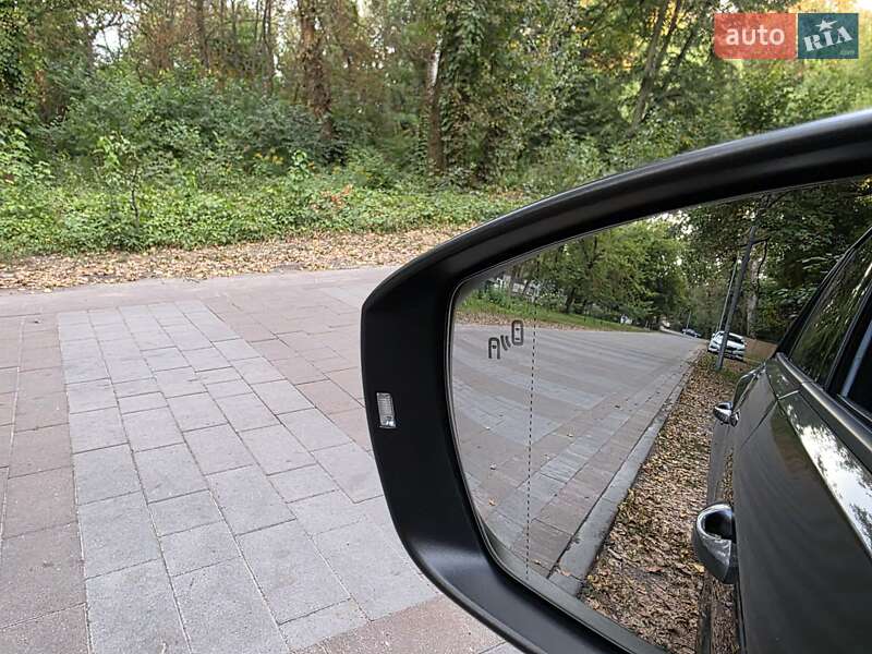 Внедорожник / Кроссовер Volkswagen T-Roc 2019 в Киеве