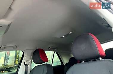 Внедорожник / Кроссовер Volkswagen T-Roc 2021 в 