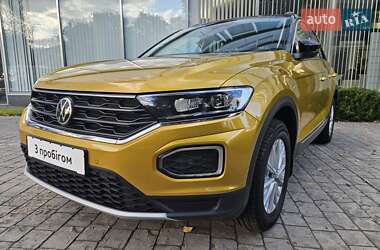 Внедорожник / Кроссовер Volkswagen T-Roc 2020 в 