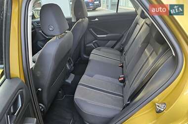 Внедорожник / Кроссовер Volkswagen T-Roc 2020 в 