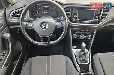 Внедорожник / Кроссовер Volkswagen T-Roc 2020 в 