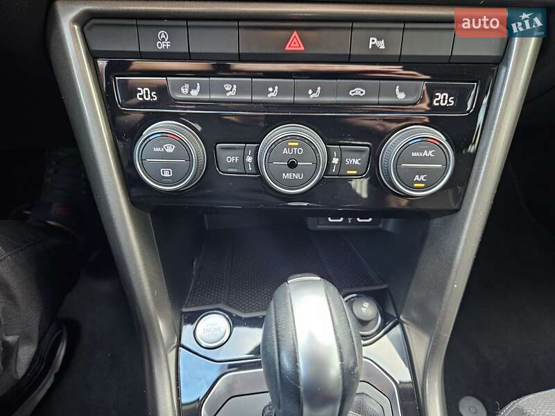 Внедорожник / Кроссовер Volkswagen T-Roc 2020 в Киеве