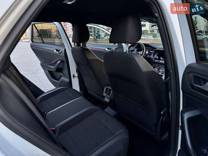 Внедорожник / Кроссовер Volkswagen T-Roc 2021 в Киеве