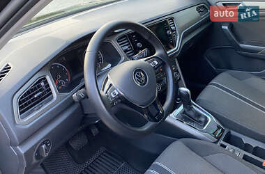 Внедорожник / Кроссовер Volkswagen T-Roc 2021 в 