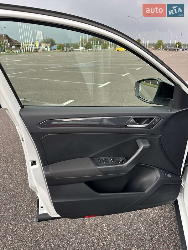 Позашляховик / Кросовер Volkswagen T-Roc 2019 в Києві фото 65 Позашляховик / Кросовер Volkswagen T-Roc 2019 в Києві