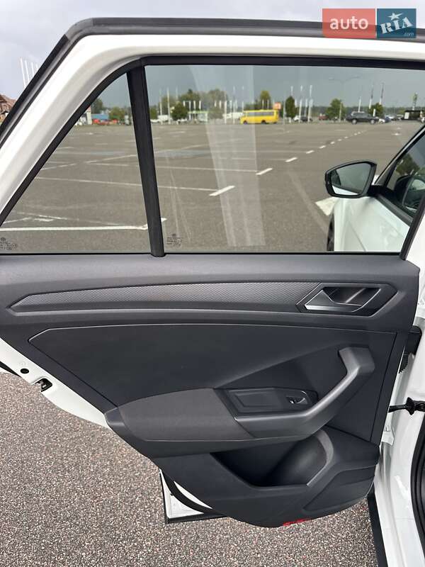 Позашляховик / Кросовер Volkswagen T-Roc 2019 в Києві фото 67 Позашляховик / Кросовер Volkswagen T-Roc 2019 в Києві