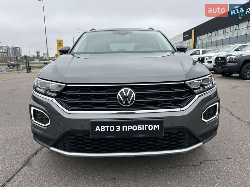 Внедорожник / Кроссовер Volkswagen T-Roc 2021 в Киеве