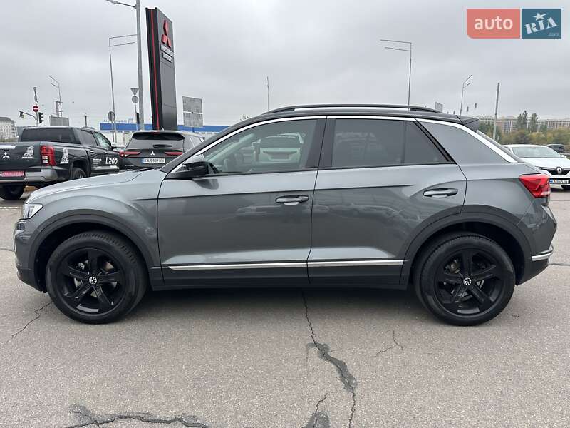 Внедорожник / Кроссовер Volkswagen T-Roc 2021 в Киеве