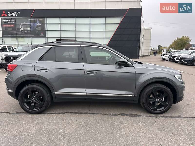 Внедорожник / Кроссовер Volkswagen T-Roc 2021 в Киеве