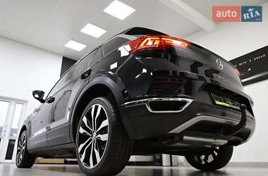 Внедорожник / Кроссовер Volkswagen T-Roc 2020 в 