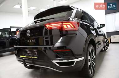 Внедорожник / Кроссовер Volkswagen T-Roc 2020 в 