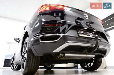 Внедорожник / Кроссовер Volkswagen T-Roc 2020 в 