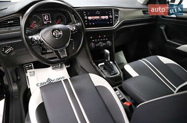 Внедорожник / Кроссовер Volkswagen T-Roc 2020 в 