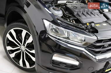 Внедорожник / Кроссовер Volkswagen T-Roc 2020 в 