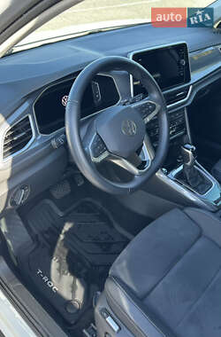 Позашляховик / Кросовер Volkswagen T-Roc 2023 в  фото 10 Позашляховик / Кросовер Volkswagen T-Roc 2023 в