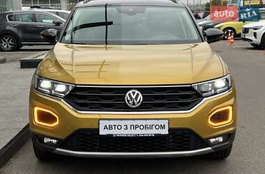 Внедорожник / Кроссовер Volkswagen T-Roc 2019 в 