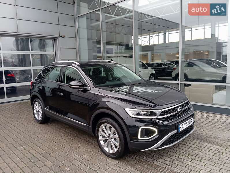Внедорожник / Кроссовер Volkswagen T-Roc 2024 в 