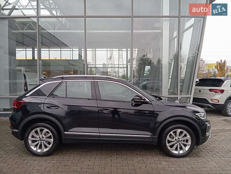 Внедорожник / Кроссовер Volkswagen T-Roc 2024 в Киеве
