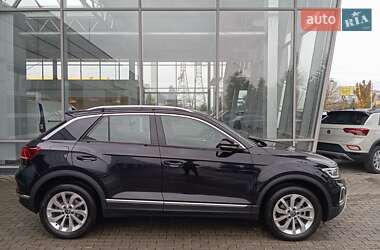 Внедорожник / Кроссовер Volkswagen T-Roc 2024 в 