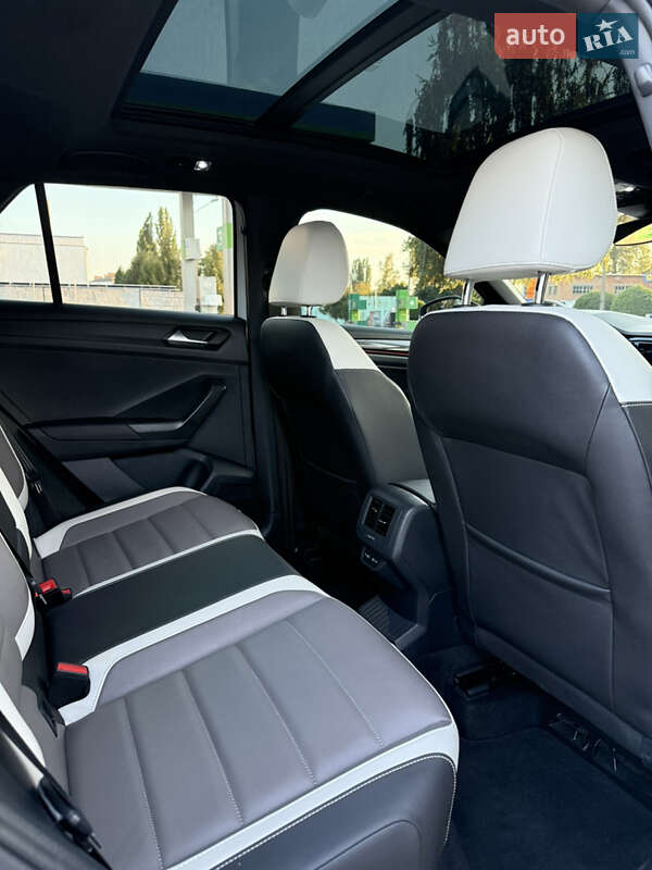 Внедорожник / Кроссовер Volkswagen T-Roc 2021 в Киеве фото 16 Внедорожник / Кроссовер Volkswagen T-Roc 2021 в Киеве