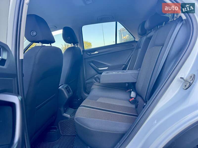 Внедорожник / Кроссовер Volkswagen T-Roc 2019 в Одессе
