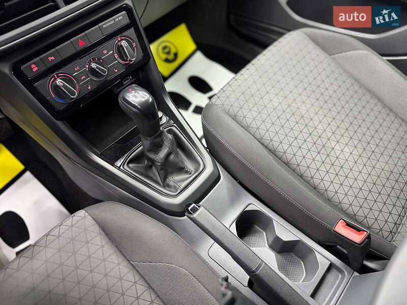 Позашляховик / Кросовер Volkswagen T-Roc 2020 в Чернівцях фото 12 Позашляховик / Кросовер Volkswagen T-Roc 2020 в Чернівцях