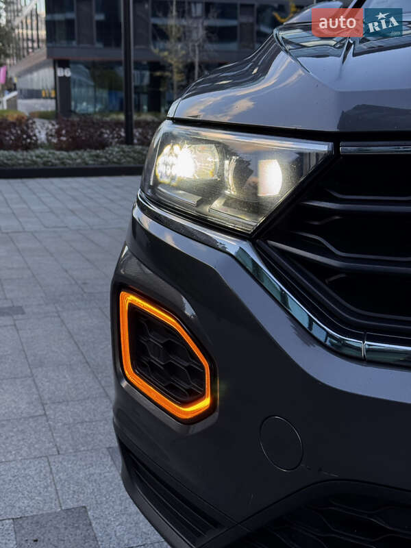 Внедорожник / Кроссовер Volkswagen T-Roc 2018 в Киеве