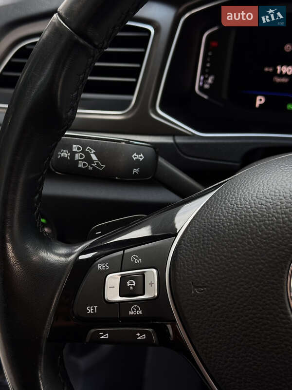 Внедорожник / Кроссовер Volkswagen T-Roc 2018 в Киеве