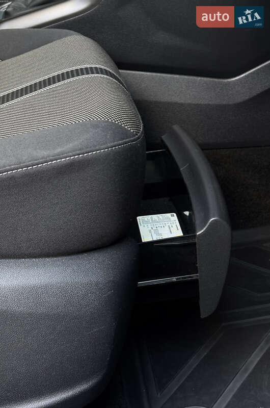 Внедорожник / Кроссовер Volkswagen T-Roc 2018 в Киеве