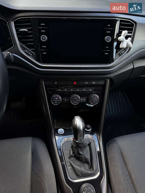 Внедорожник / Кроссовер Volkswagen T-Roc 2018 в Киеве