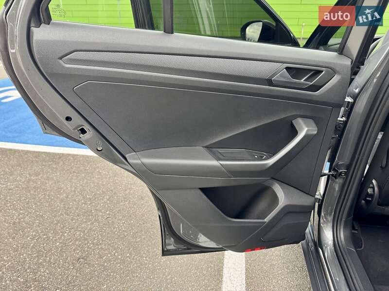 Позашляховик / Кросовер Volkswagen T-Roc 2024 в Києві фото 38 Позашляховик / Кросовер Volkswagen T-Roc 2024 в Києві