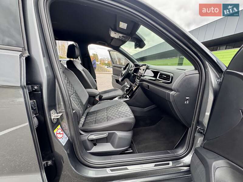 Позашляховик / Кросовер Volkswagen T-Roc 2024 в Києві фото 45 Позашляховик / Кросовер Volkswagen T-Roc 2024 в Києві