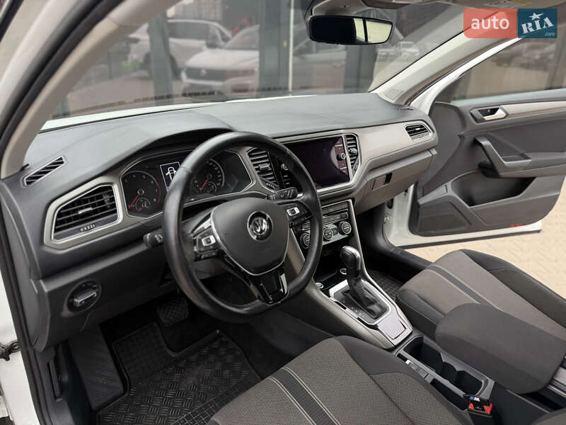 Внедорожник / Кроссовер Volkswagen T-Roc 2021 в Киеве