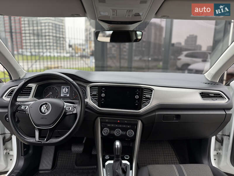 Внедорожник / Кроссовер Volkswagen T-Roc 2021 в Киеве