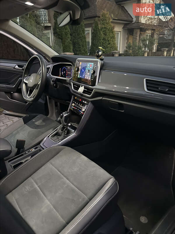 Внедорожник / Кроссовер Volkswagen T-Roc 2022 в Черновцах