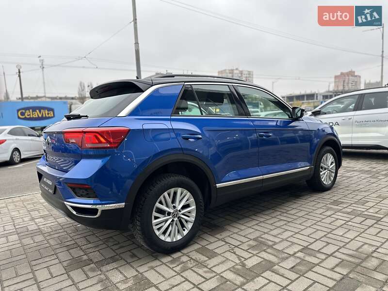 Внедорожник / Кроссовер Volkswagen T-Roc 2021 в Киеве фото 6 Внедорожник / Кроссовер Volkswagen T-Roc 2021 в Киеве