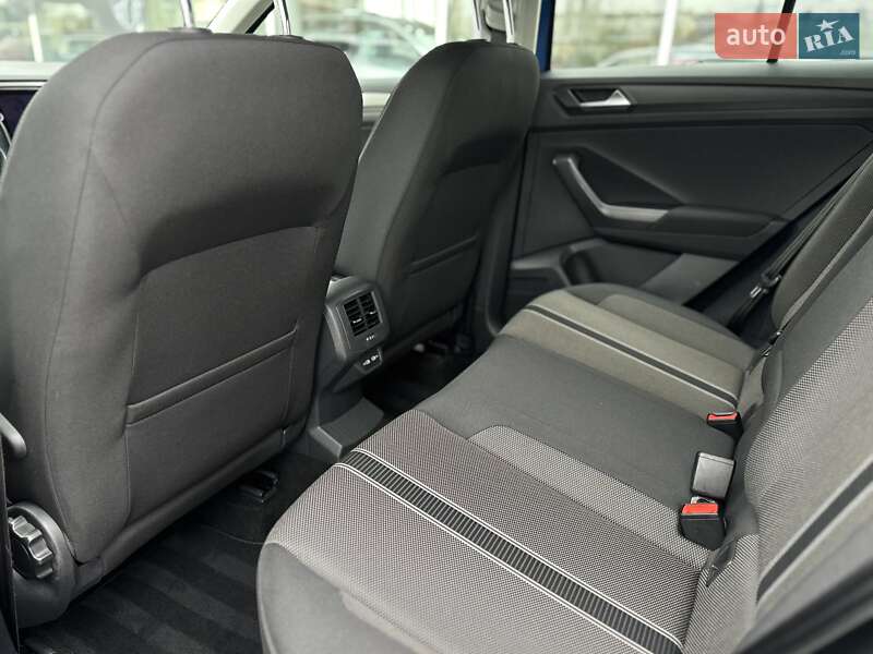 Внедорожник / Кроссовер Volkswagen T-Roc 2021 в Киеве фото 14 Внедорожник / Кроссовер Volkswagen T-Roc 2021 в Киеве