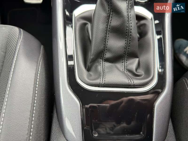 Внедорожник / Кроссовер Volkswagen T-Roc 2022 в Одессе