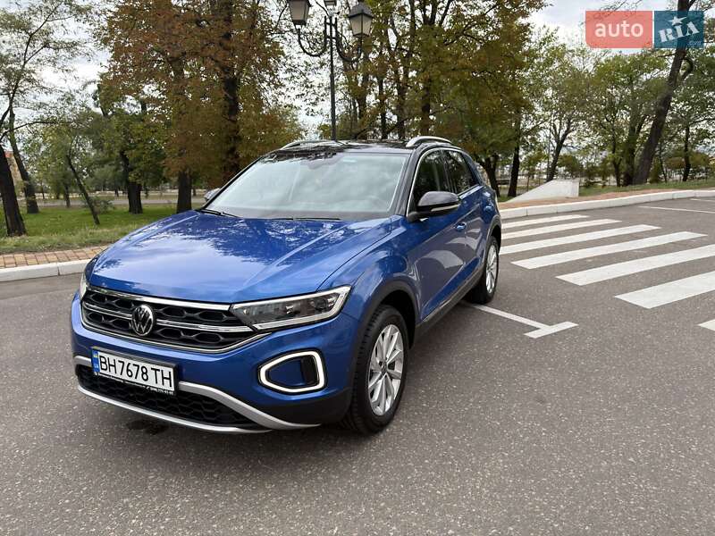 Внедорожник / Кроссовер Volkswagen T-Roc 2022 в Одессе